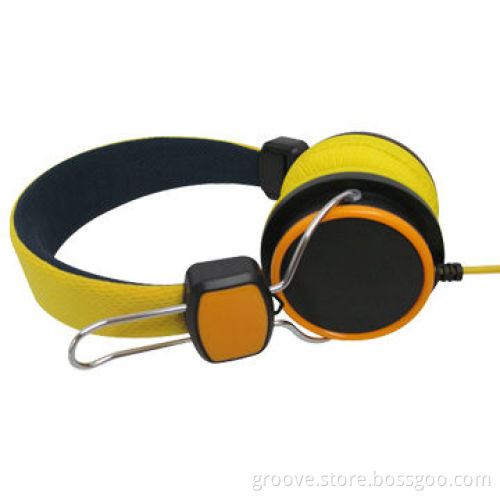 Wired Folding Headset with 150cm Cable Length and Stylish Retractable Design, 32 Ohms Impedance